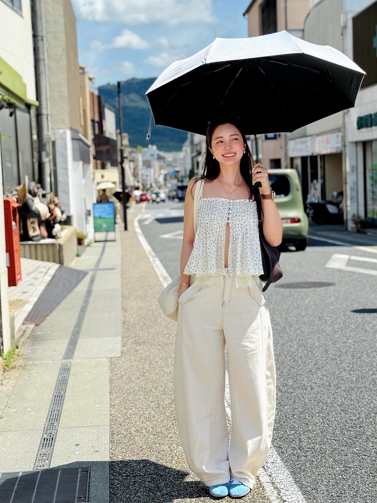 บัว - นลินทิพย์ สกุลอ่องอำไพ