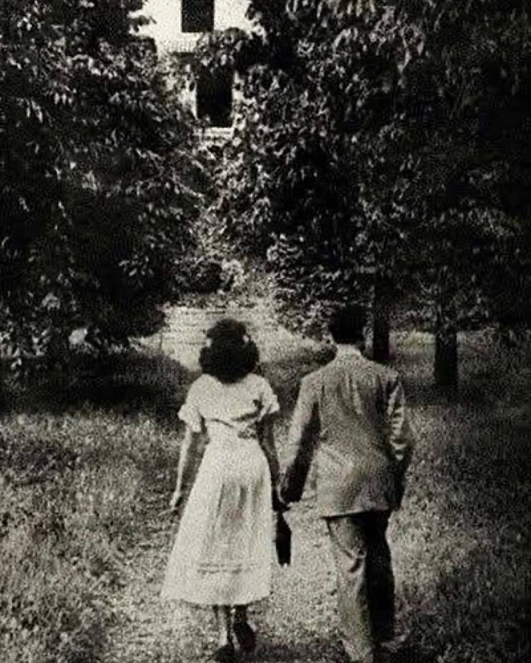 บัว - นลินทิพย์ สกุลอ่องอำไพ