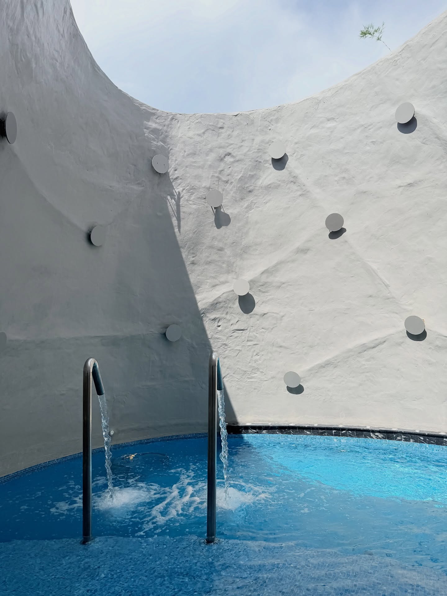 บัว - นลินทิพย์ สกุลอ่องอำไพ