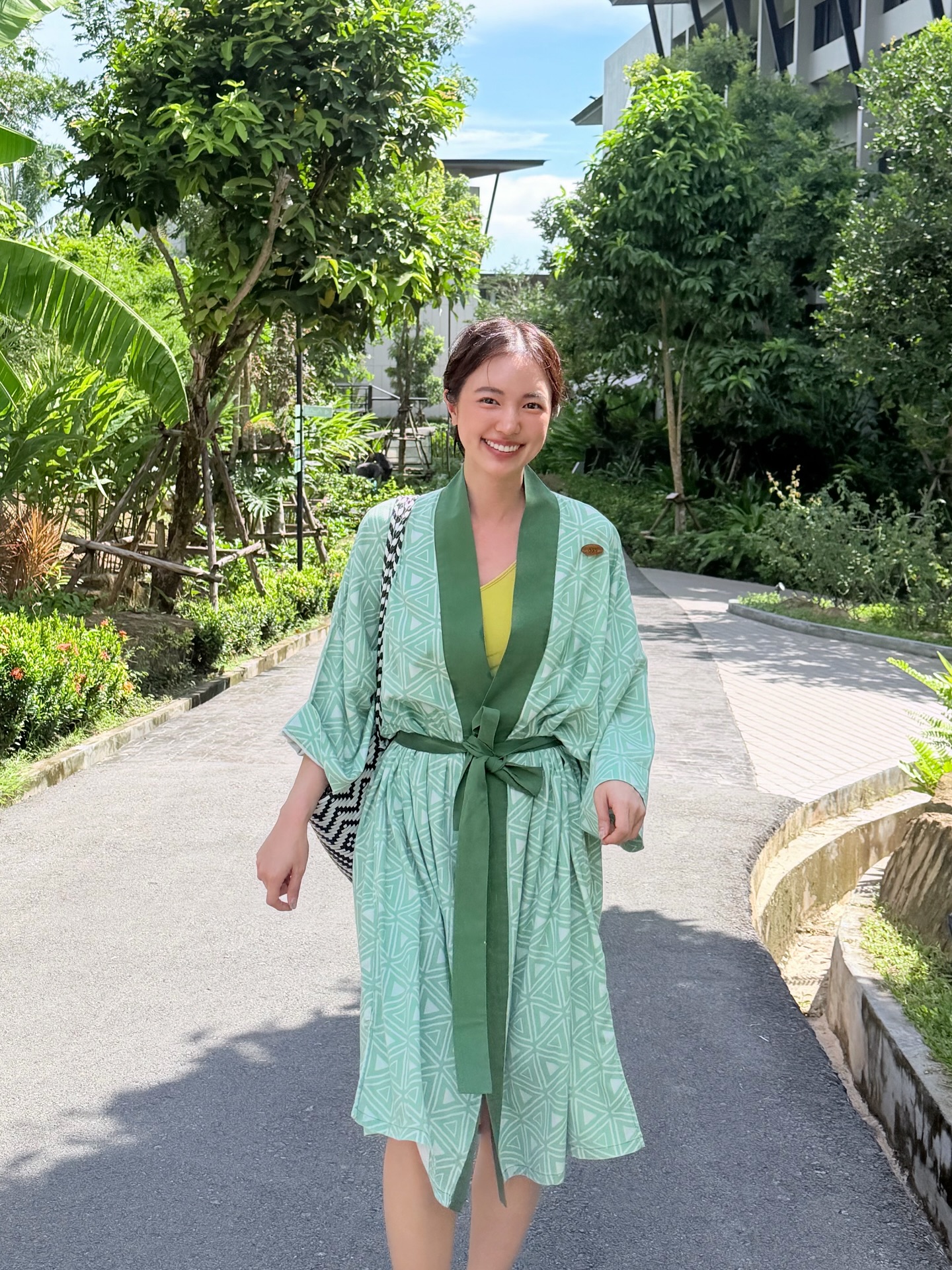 บัว - นลินทิพย์ สกุลอ่องอำไพ