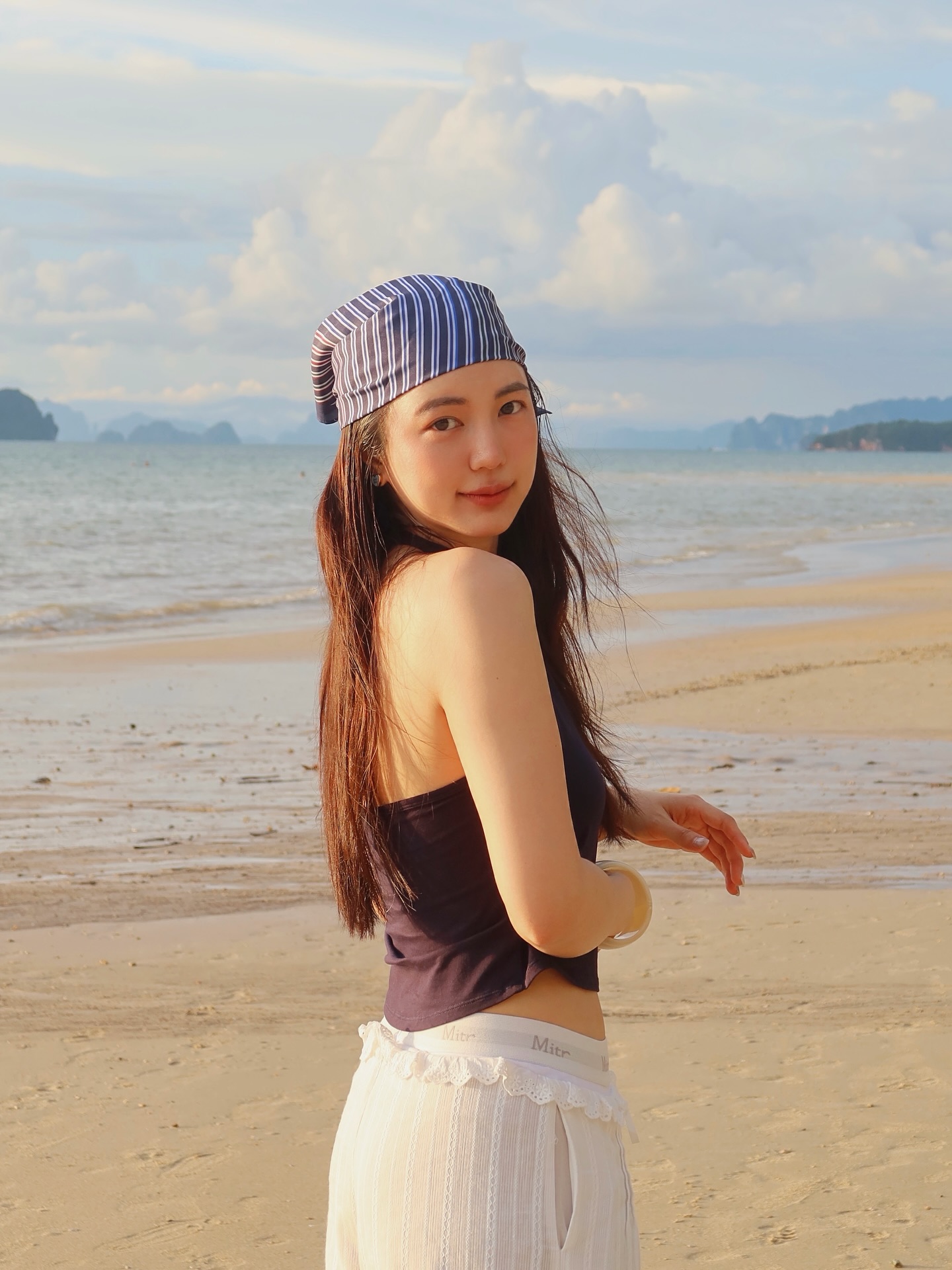 บัว - นลินทิพย์ สกุลอ่องอำไพ