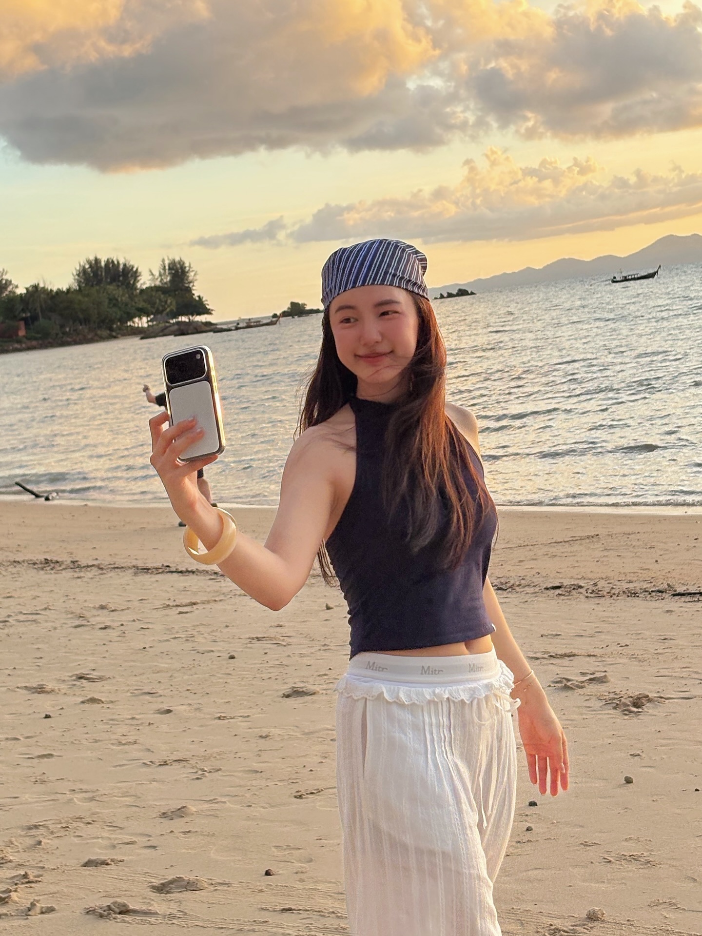 บัว - นลินทิพย์ สกุลอ่องอำไพ