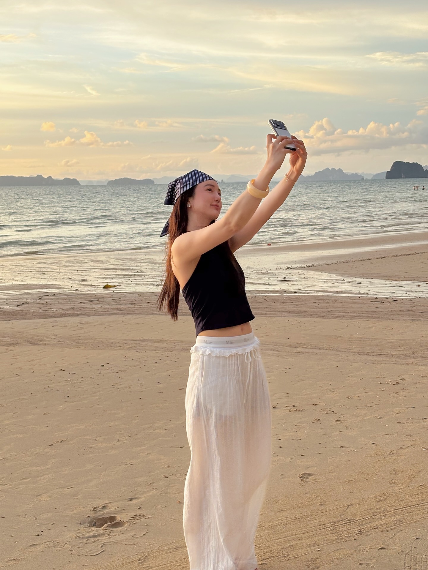 บัว - นลินทิพย์ สกุลอ่องอำไพ