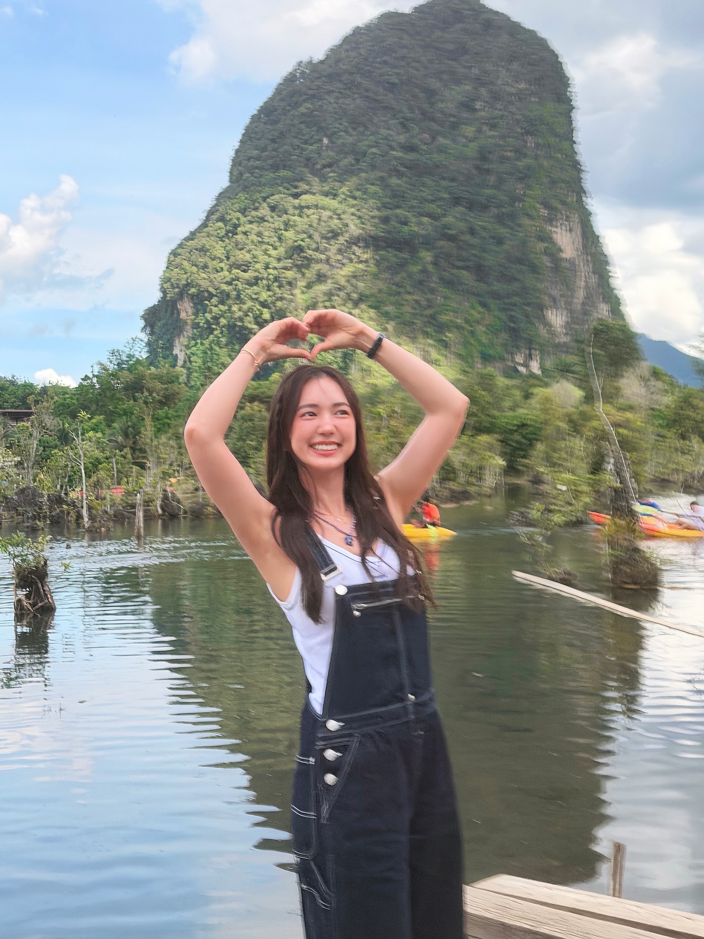 บัว - นลินทิพย์ สกุลอ่องอำไพ