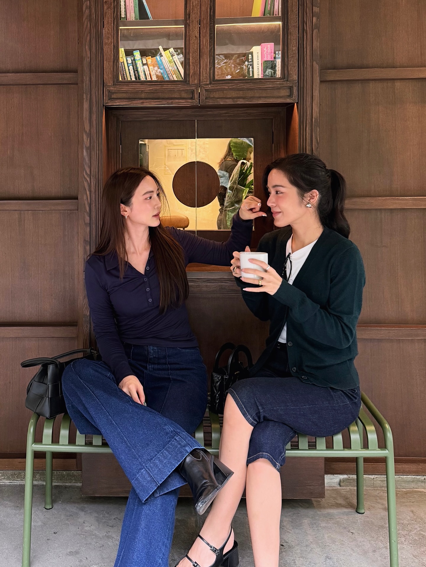 บัว - นลินทิพย์ สกุลอ่องอำไพ