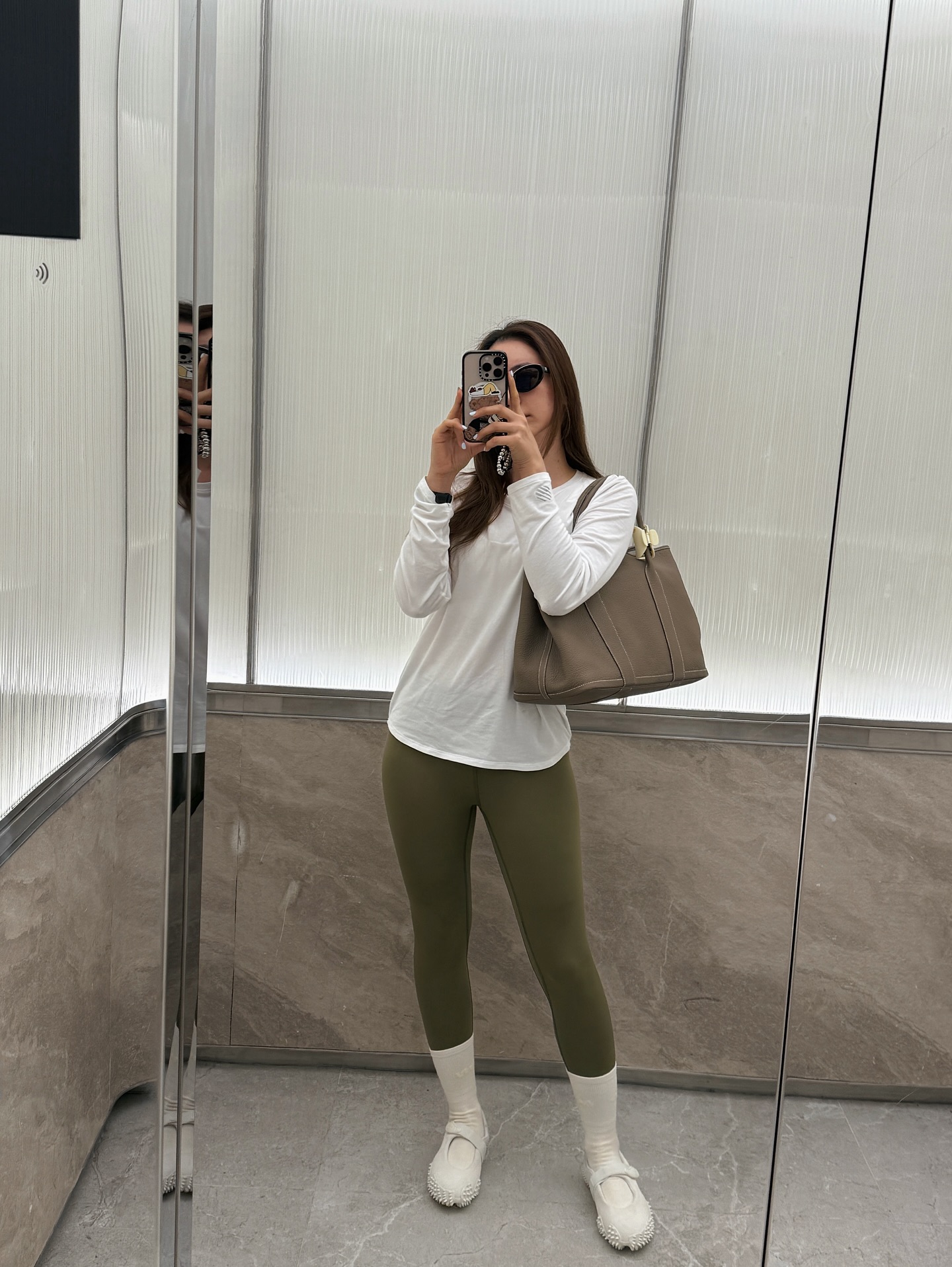 บัว - นลินทิพย์ สกุลอ่องอำไพ