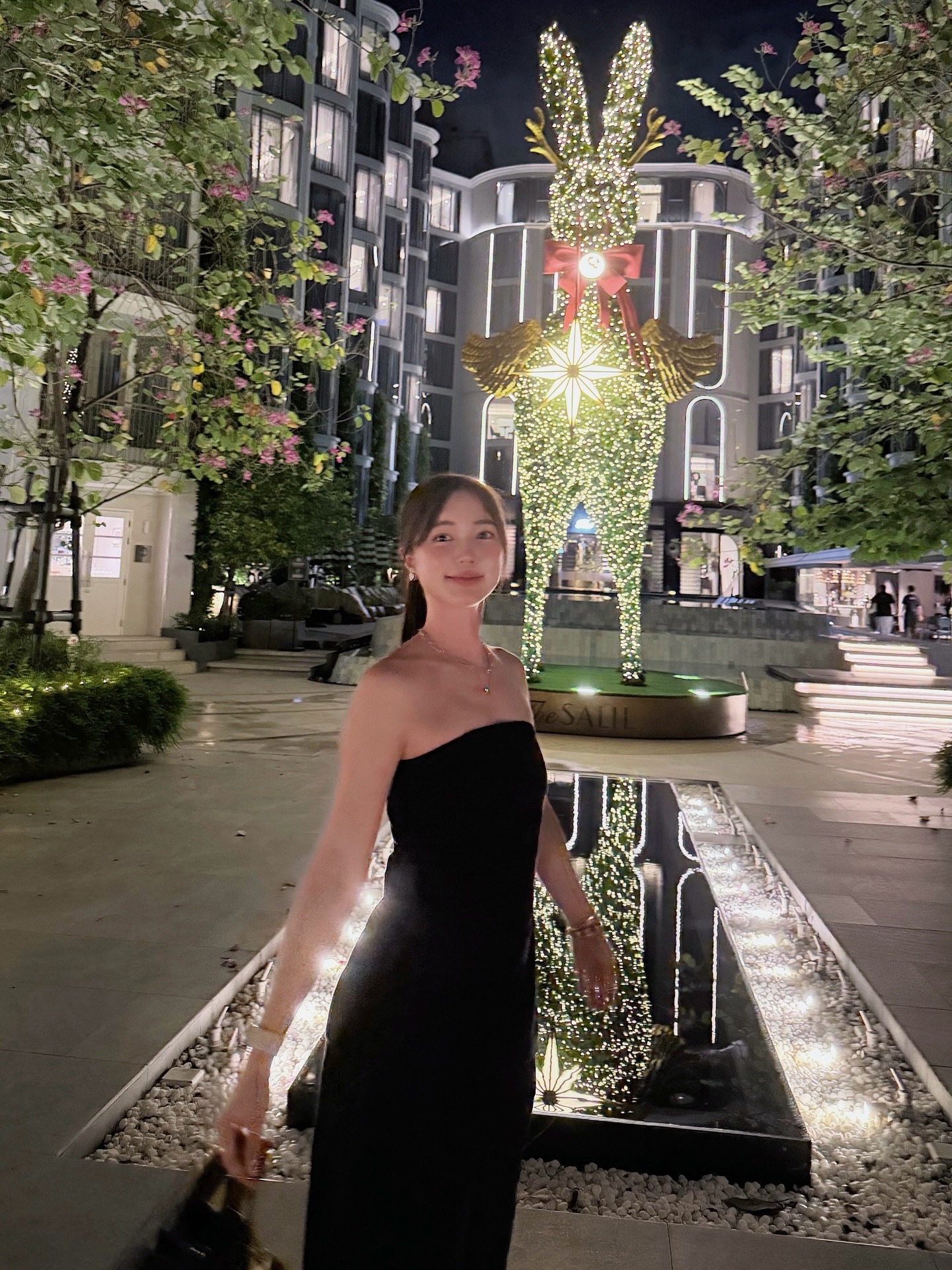 บัว - นลินทิพย์ สกุลอ่องอำไพ