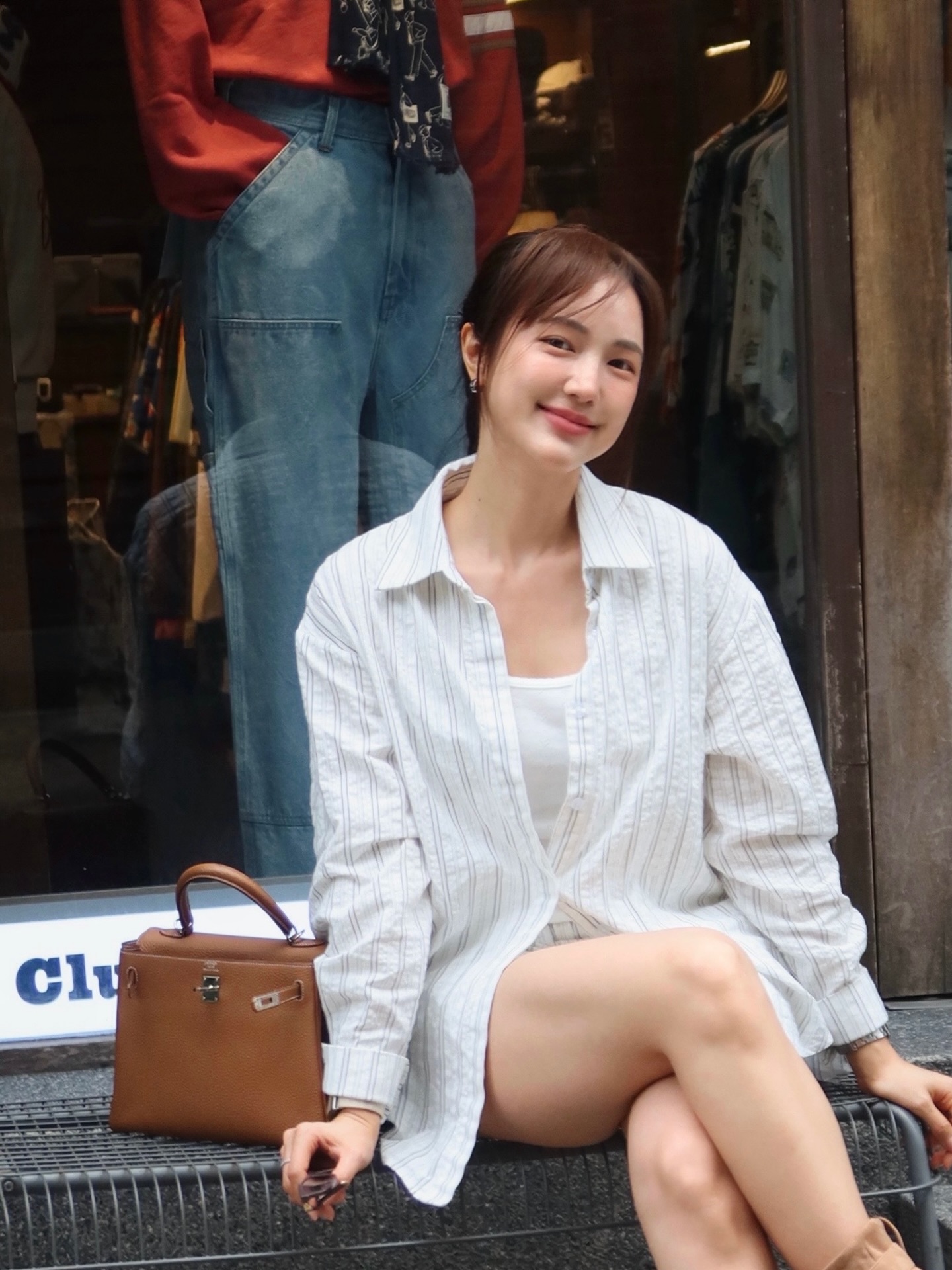 บัว - นลินทิพย์ สกุลอ่องอำไพ