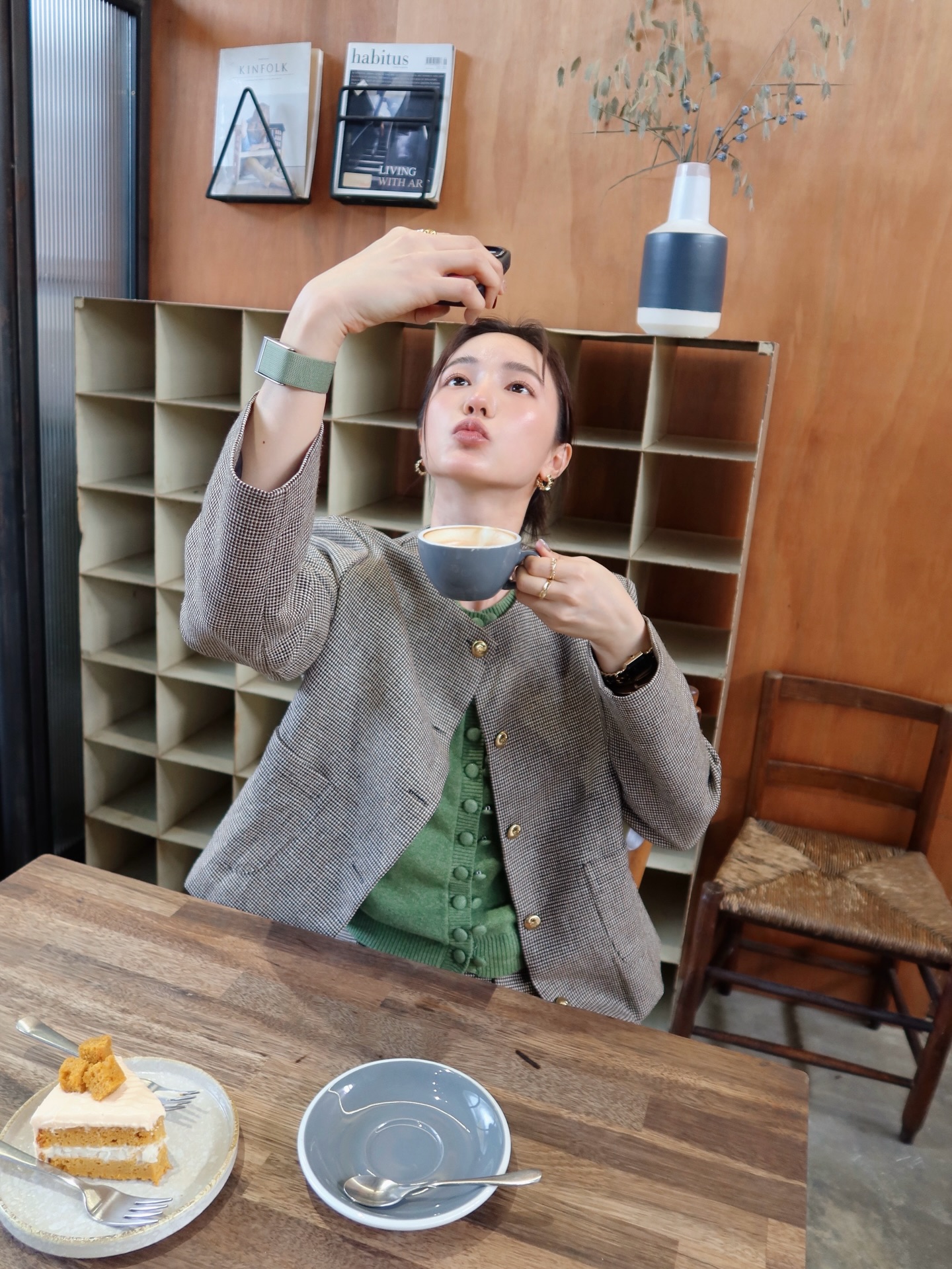 บัว - นลินทิพย์ สกุลอ่องอำไพ