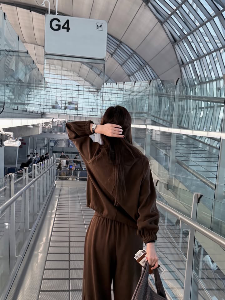 บัว - นลินทิพย์ สกุลอ่องอำไพ