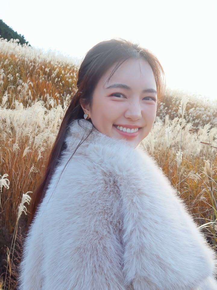 บัว - นลินทิพย์ สกุลอ่องอำไพ