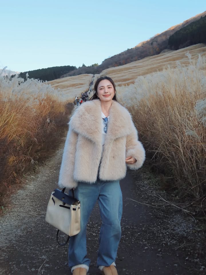 บัว - นลินทิพย์ สกุลอ่องอำไพ