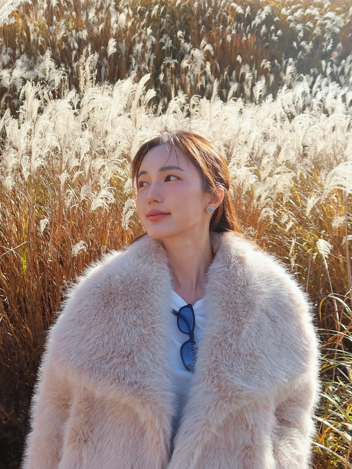 บัว - นลินทิพย์ สกุลอ่องอำไพ