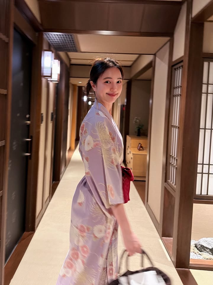 บัว - นลินทิพย์ สกุลอ่องอำไพ