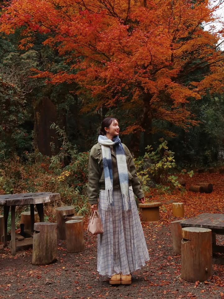 บัว - นลินทิพย์ สกุลอ่องอำไพ