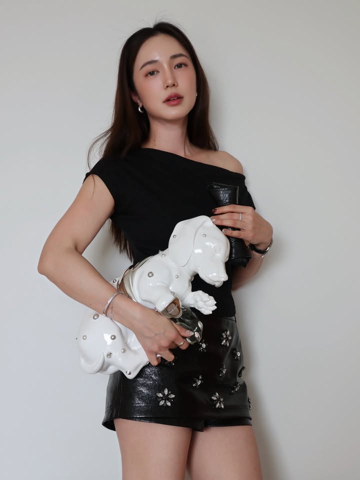 บัว - นลินทิพย์ สกุลอ่องอำไพ