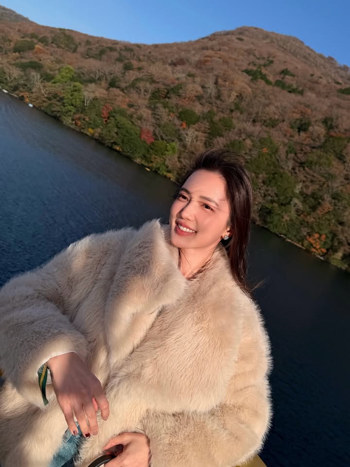 บัว - นลินทิพย์ สกุลอ่องอำไพ