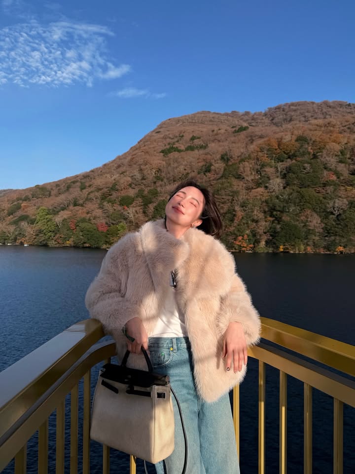 บัว - นลินทิพย์ สกุลอ่องอำไพ