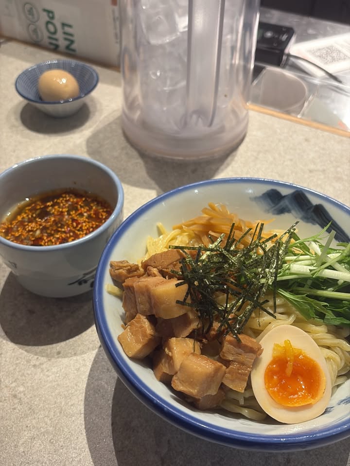 บัว - นลินทิพย์ สกุลอ่องอำไพ