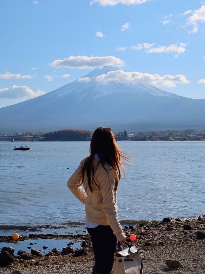 บัว - นลินทิพย์ สกุลอ่องอำไพ