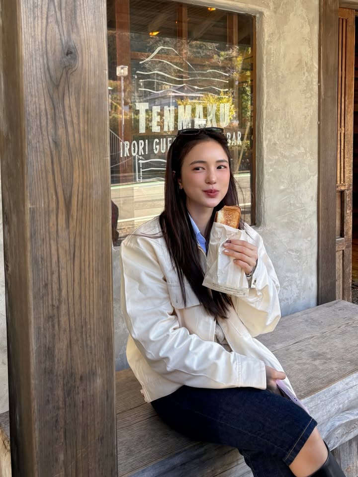 บัว - นลินทิพย์ สกุลอ่องอำไพ