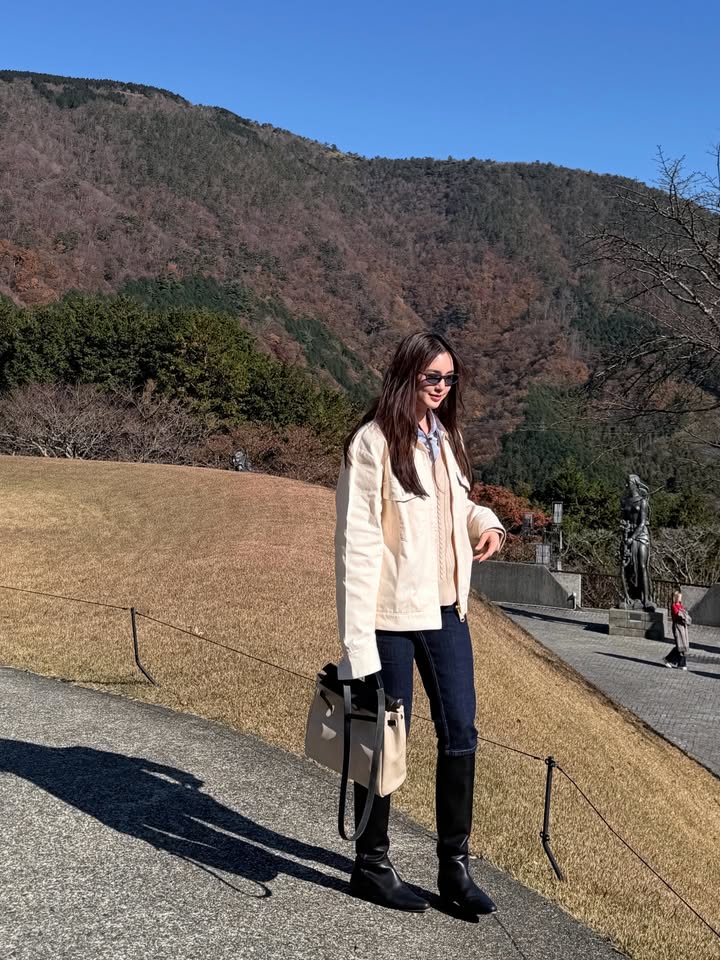 บัว - นลินทิพย์ สกุลอ่องอำไพ