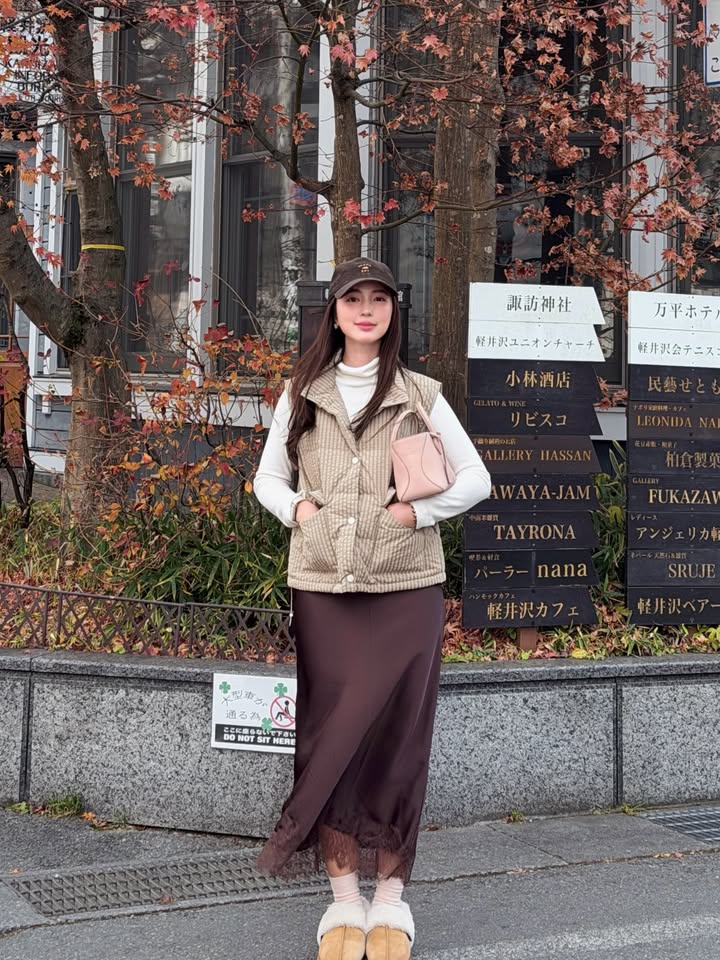 บัว - นลินทิพย์ สกุลอ่องอำไพ