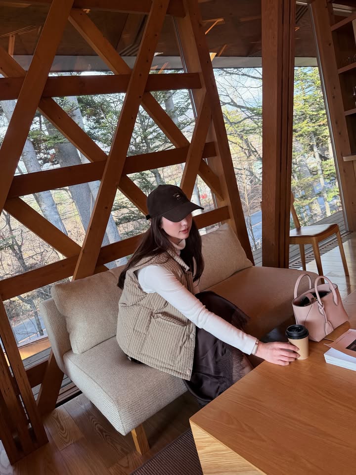 บัว - นลินทิพย์ สกุลอ่องอำไพ