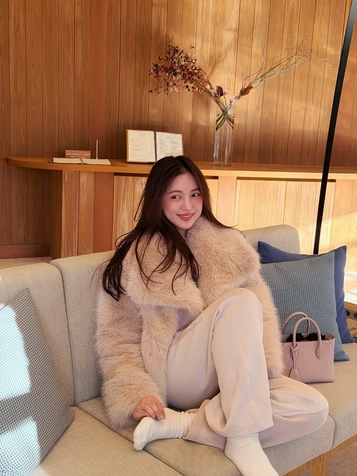 บัว - นลินทิพย์ สกุลอ่องอำไพ