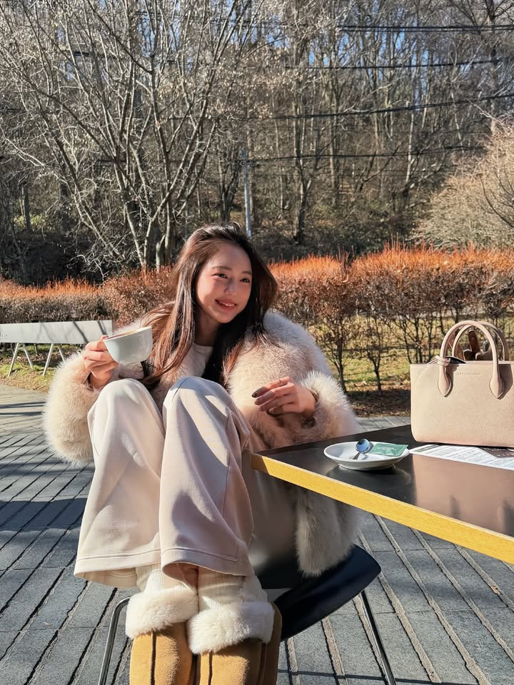 บัว - นลินทิพย์ สกุลอ่องอำไพ