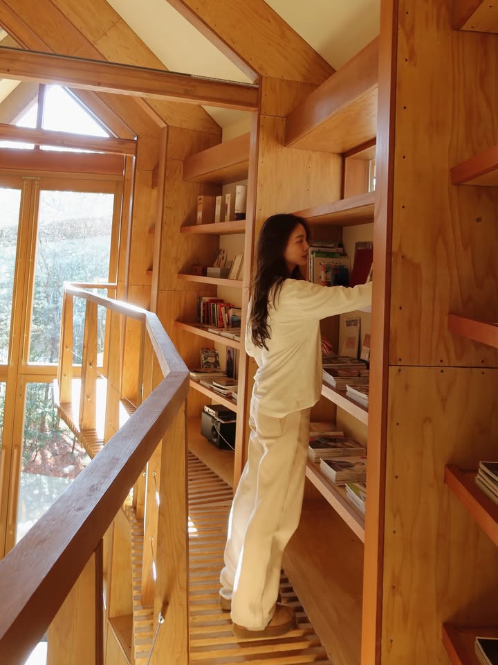 บัว - นลินทิพย์ สกุลอ่องอำไพ