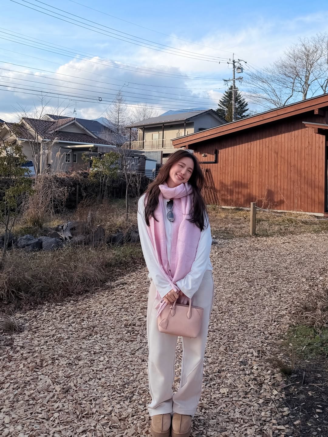 บัว - นลินทิพย์ สกุลอ่องอำไพ