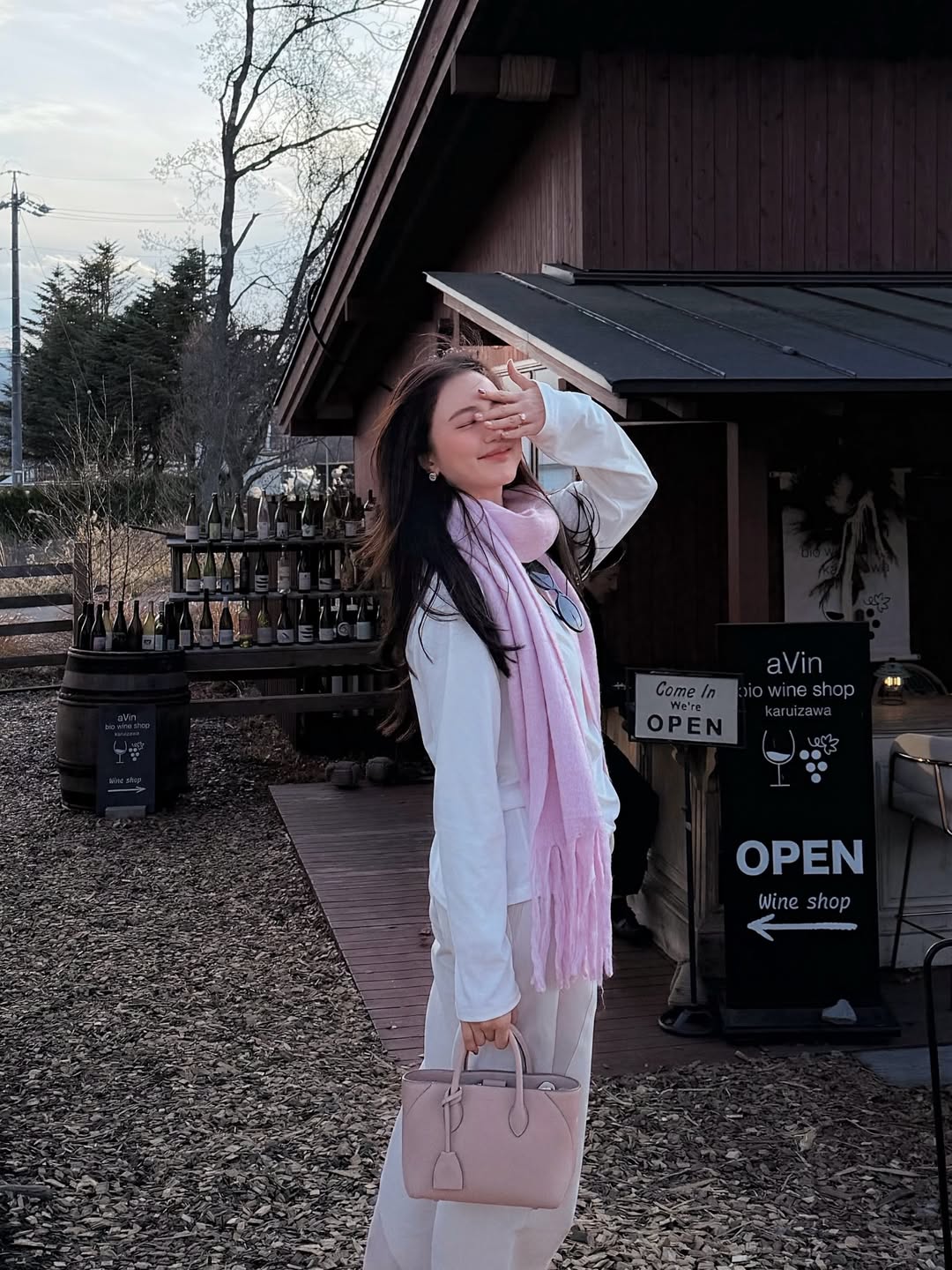 บัว - นลินทิพย์ สกุลอ่องอำไพ