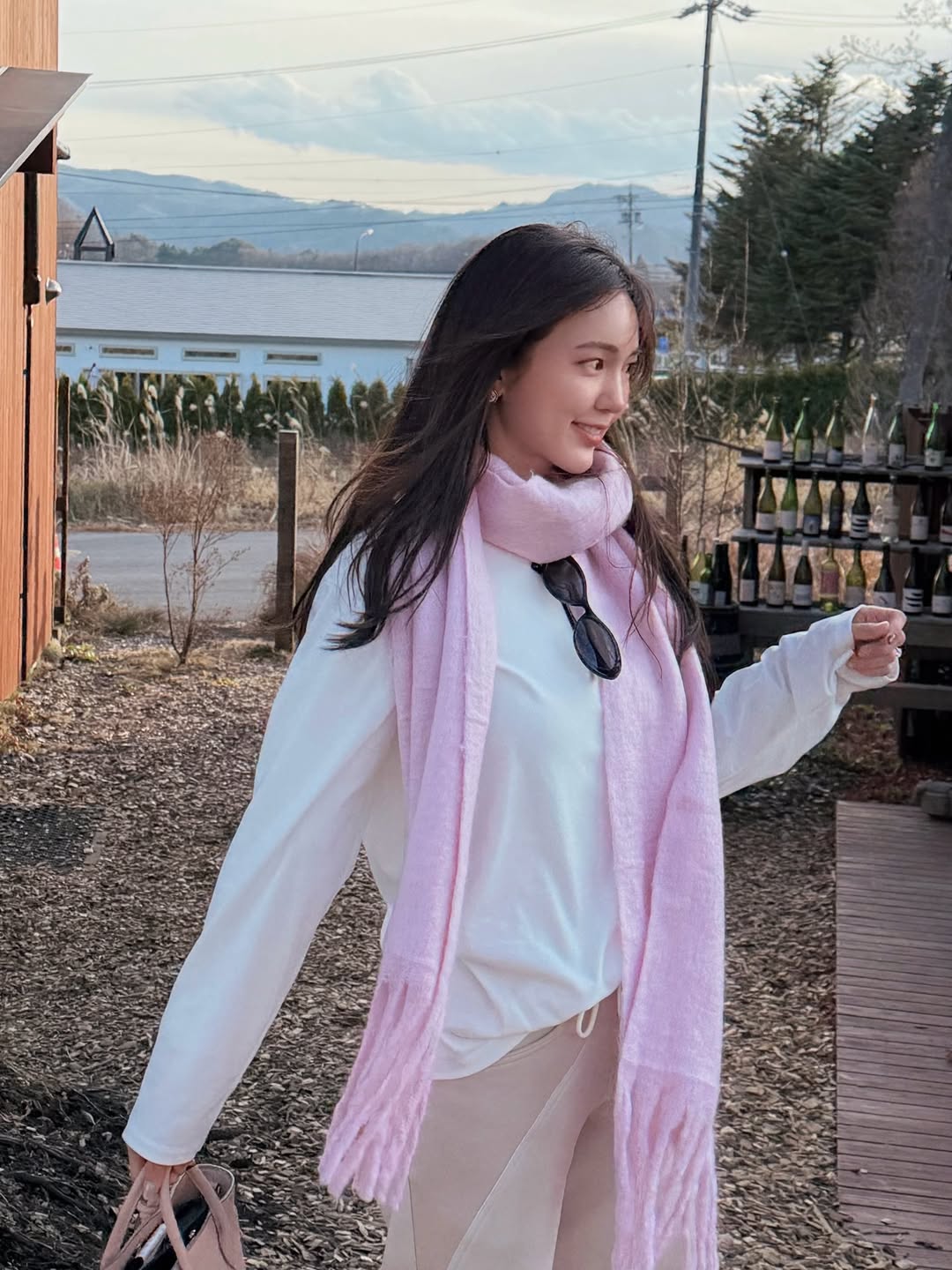 บัว - นลินทิพย์ สกุลอ่องอำไพ