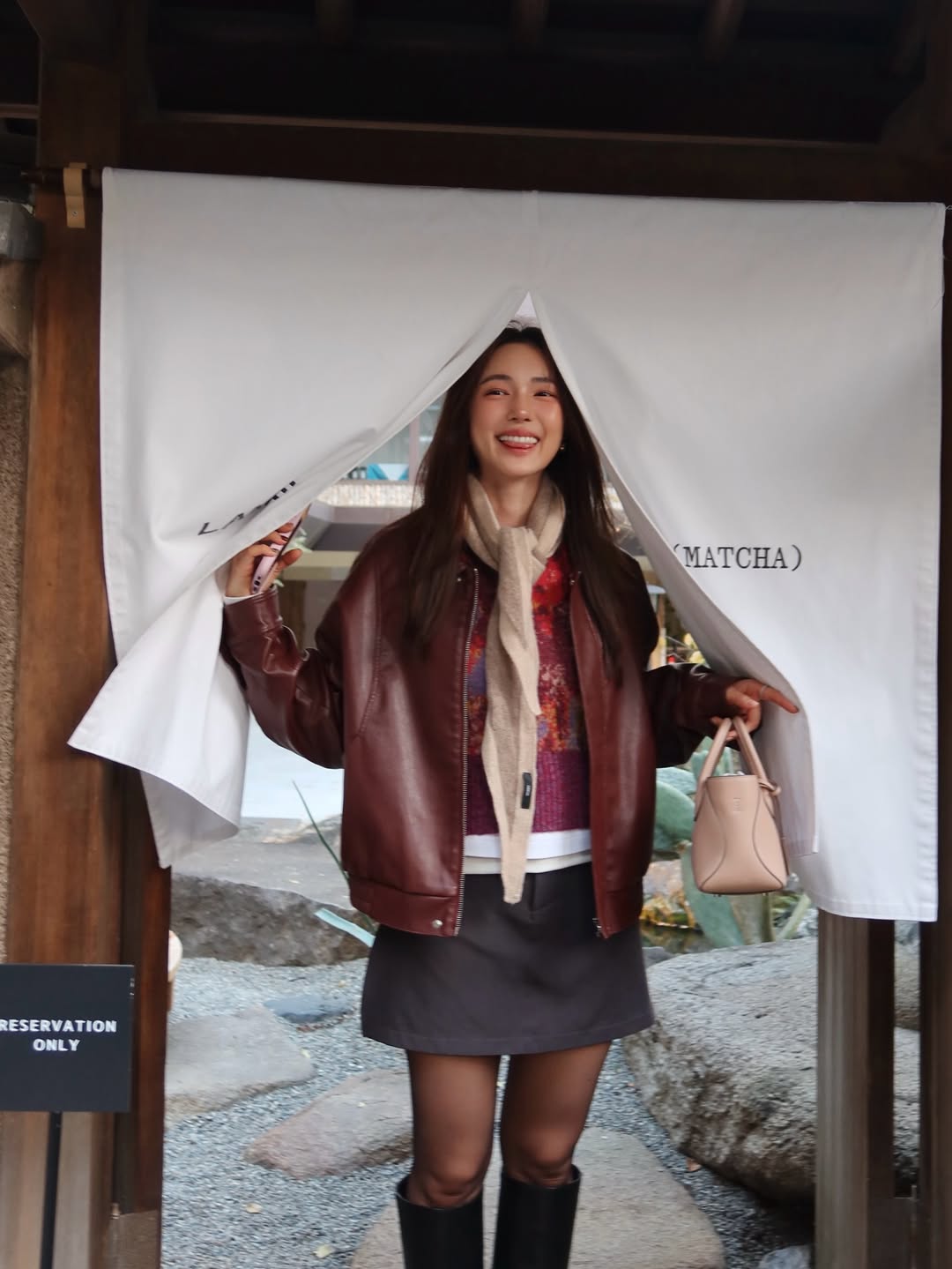 บัว - นลินทิพย์ สกุลอ่องอำไพ