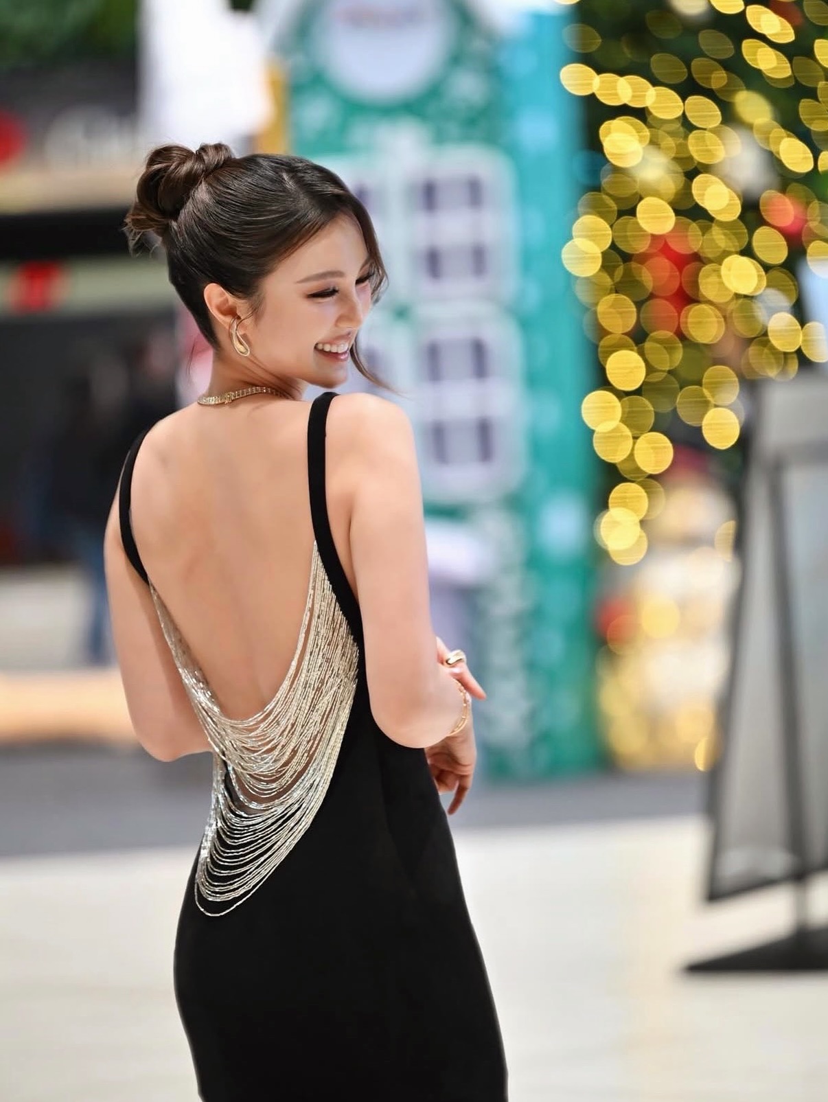 บัว - นลินทิพย์ สกุลอ่องอำไพ