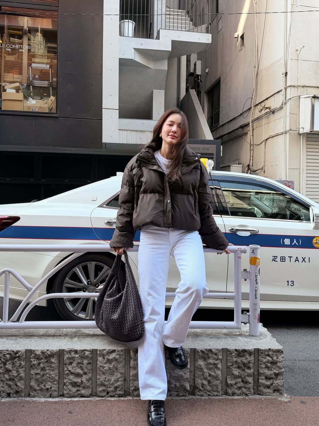 บัว - นลินทิพย์ สกุลอ่องอำไพ