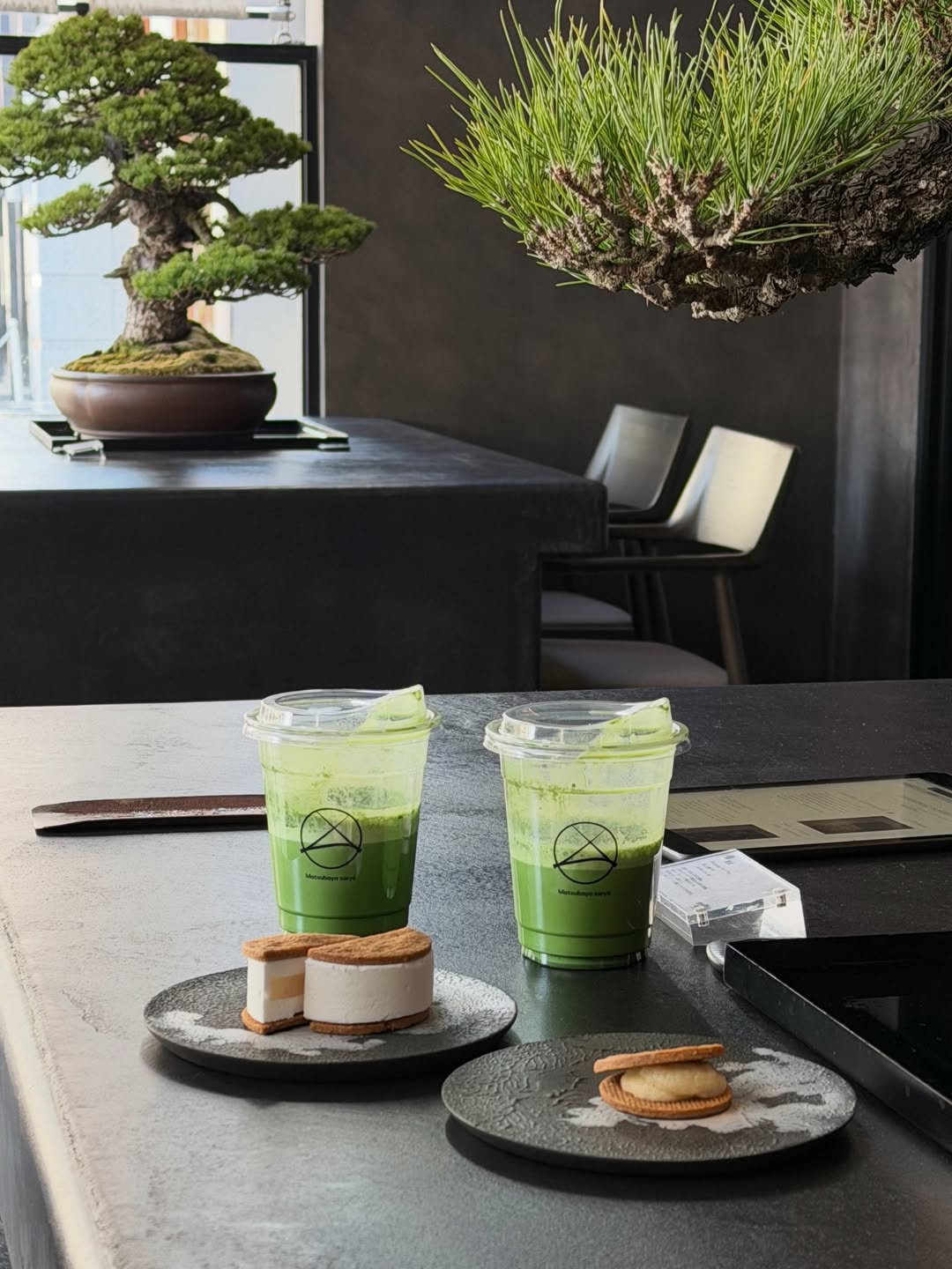 บัว - นลินทิพย์ สกุลอ่องอำไพ