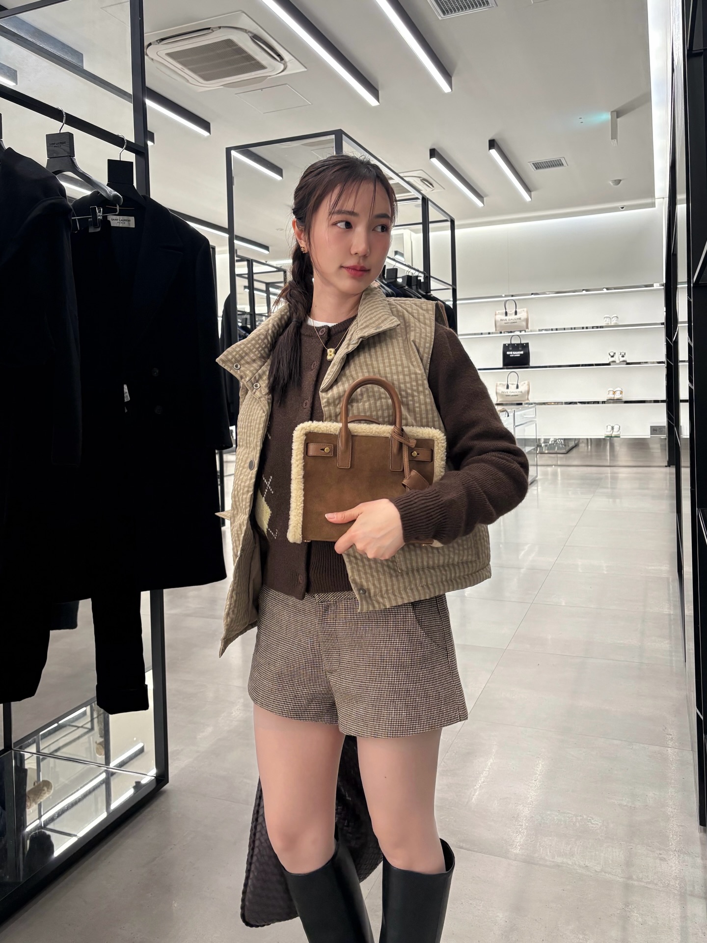 บัว - นลินทิพย์ สกุลอ่องอำไพ