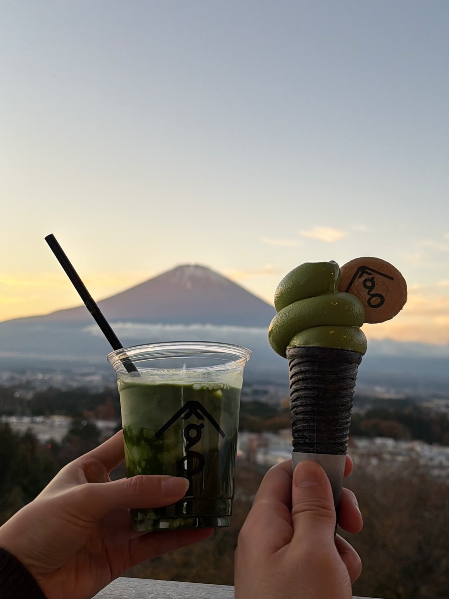 บัว - นลินทิพย์ สกุลอ่องอำไพ