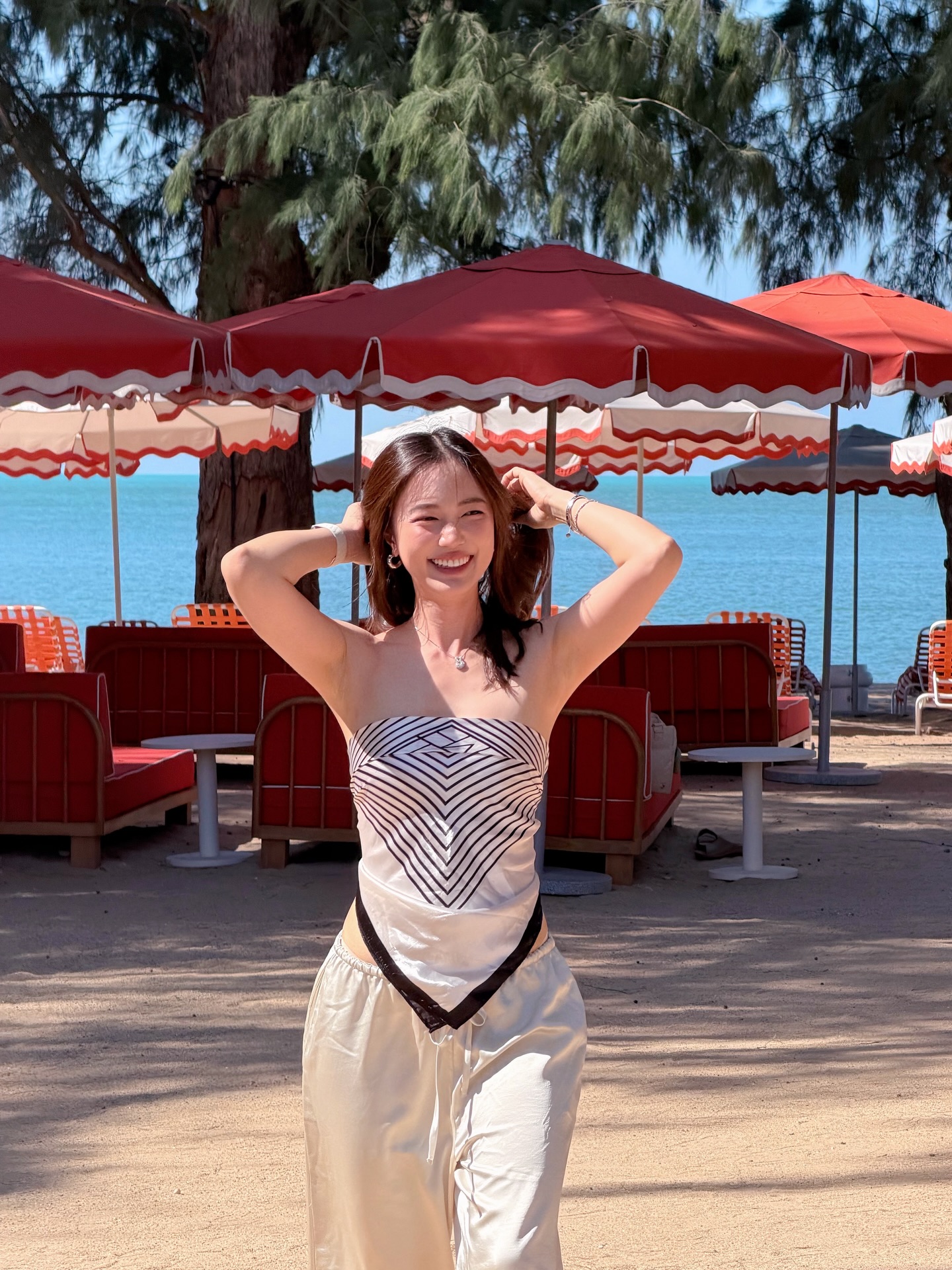 บัว - นลินทิพย์ สกุลอ่องอำไพ