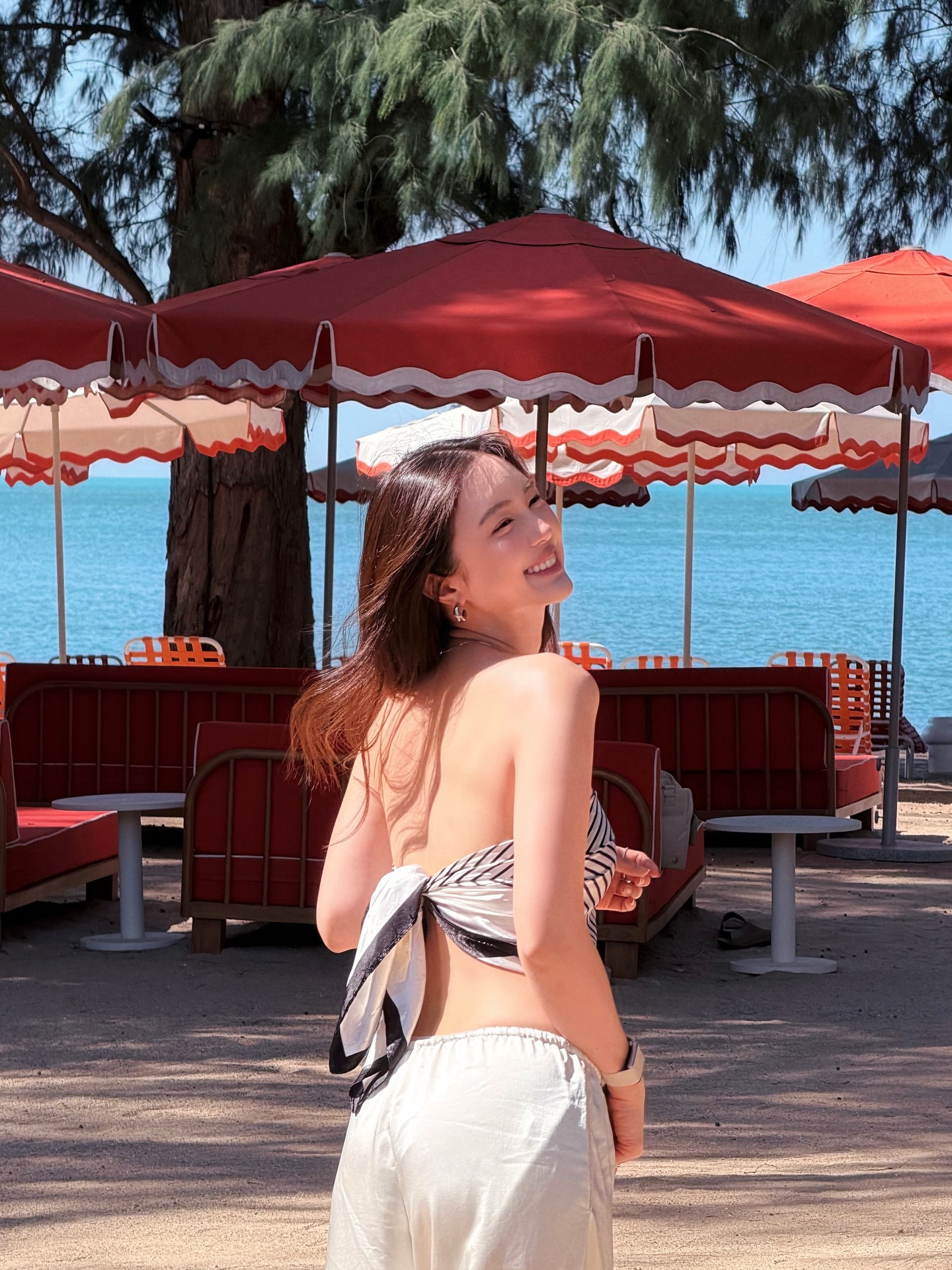 บัว - นลินทิพย์ สกุลอ่องอำไพ