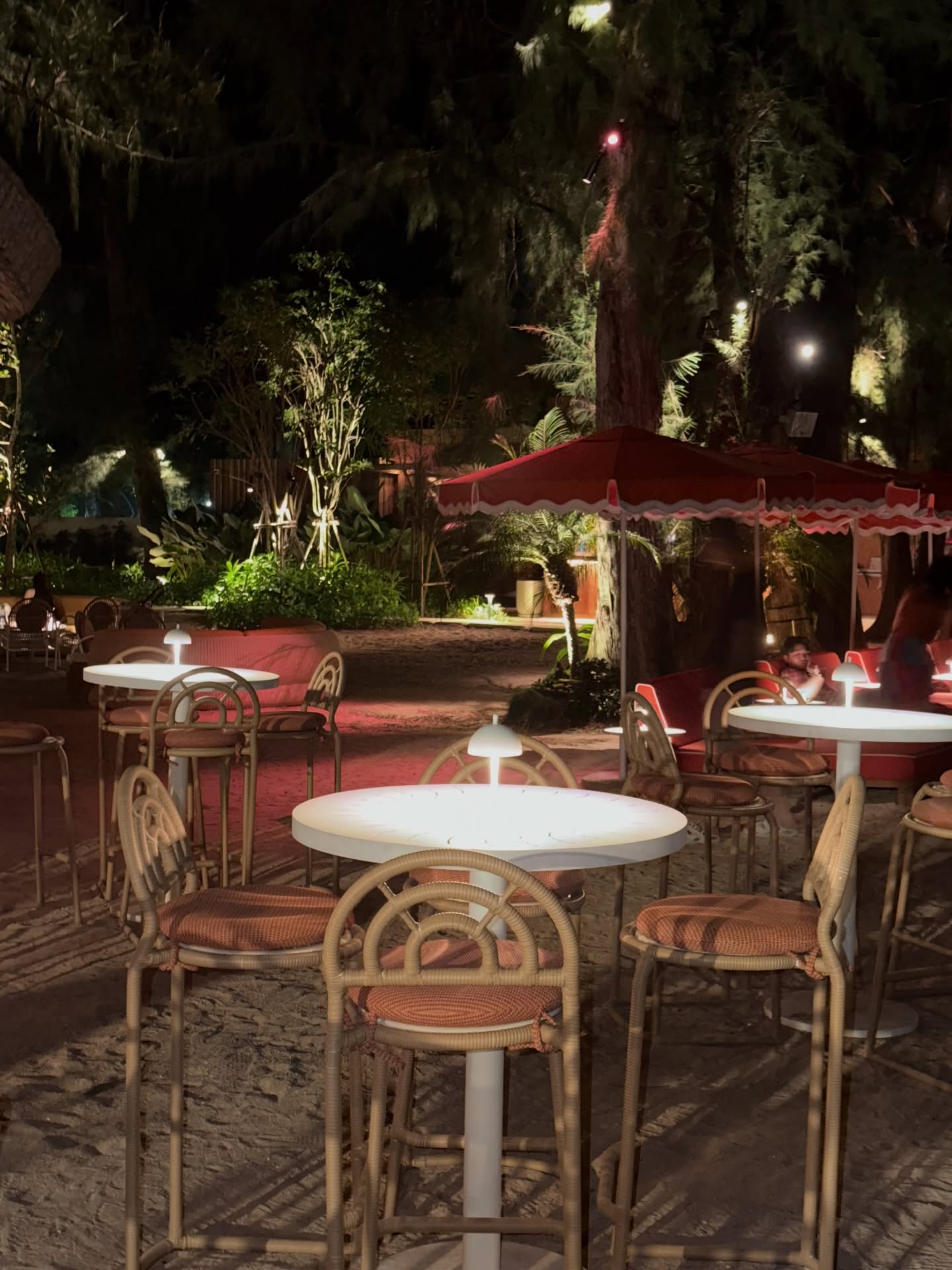 บัว - นลินทิพย์ สกุลอ่องอำไพ