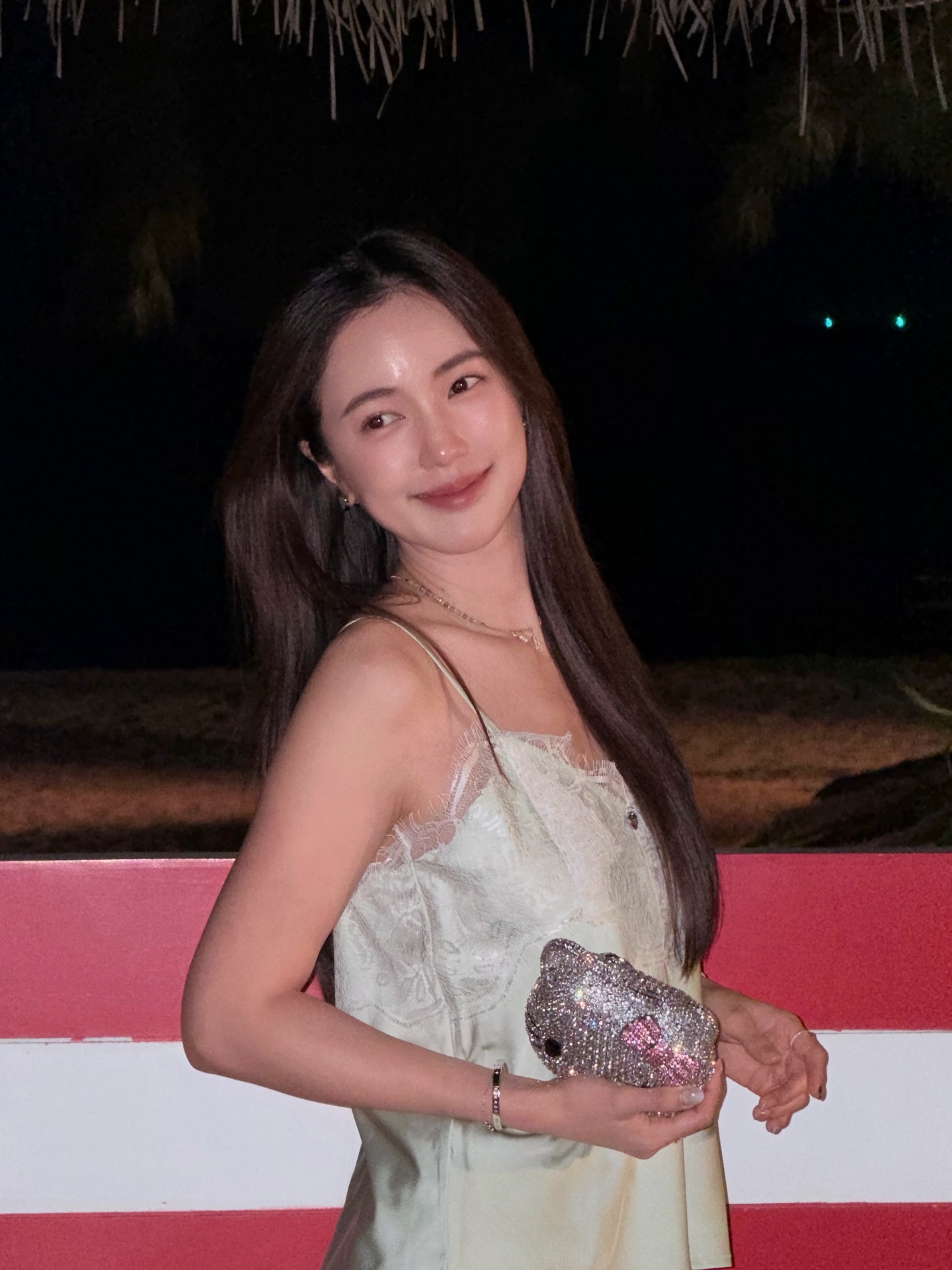 บัว - นลินทิพย์ สกุลอ่องอำไพ