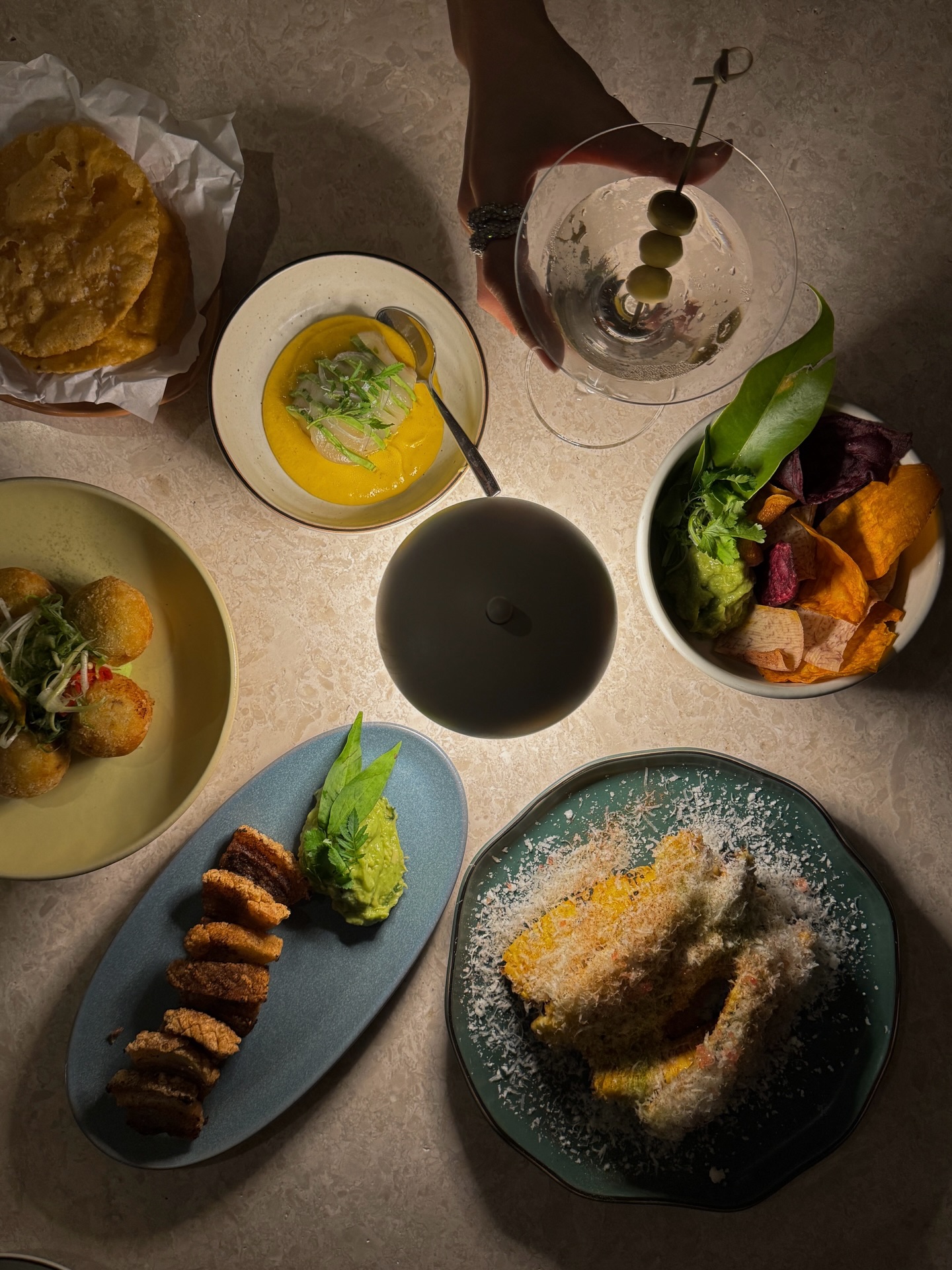 บัว - นลินทิพย์ สกุลอ่องอำไพ