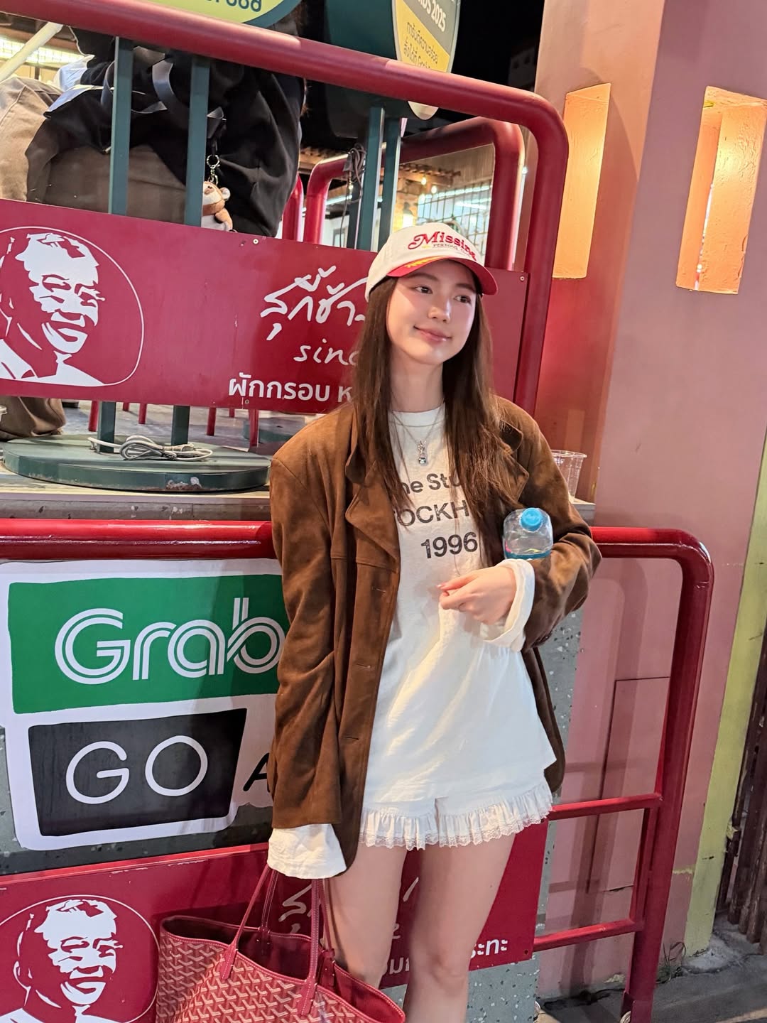 บัว - นลินทิพย์ สกุลอ่องอำไพ