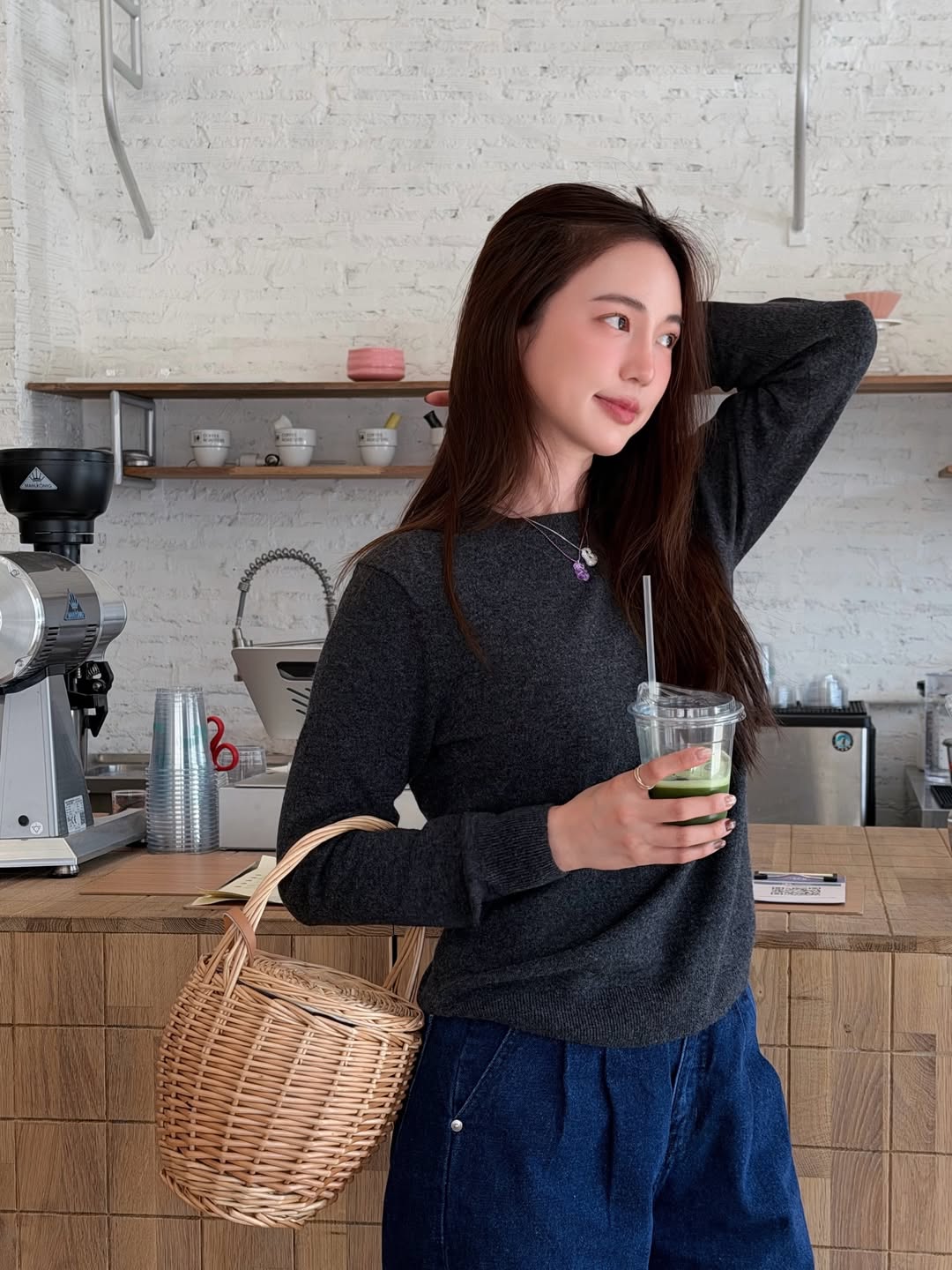 บัว - นลินทิพย์ สกุลอ่องอำไพ