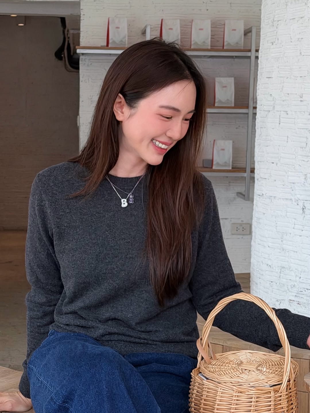 บัว - นลินทิพย์ สกุลอ่องอำไพ