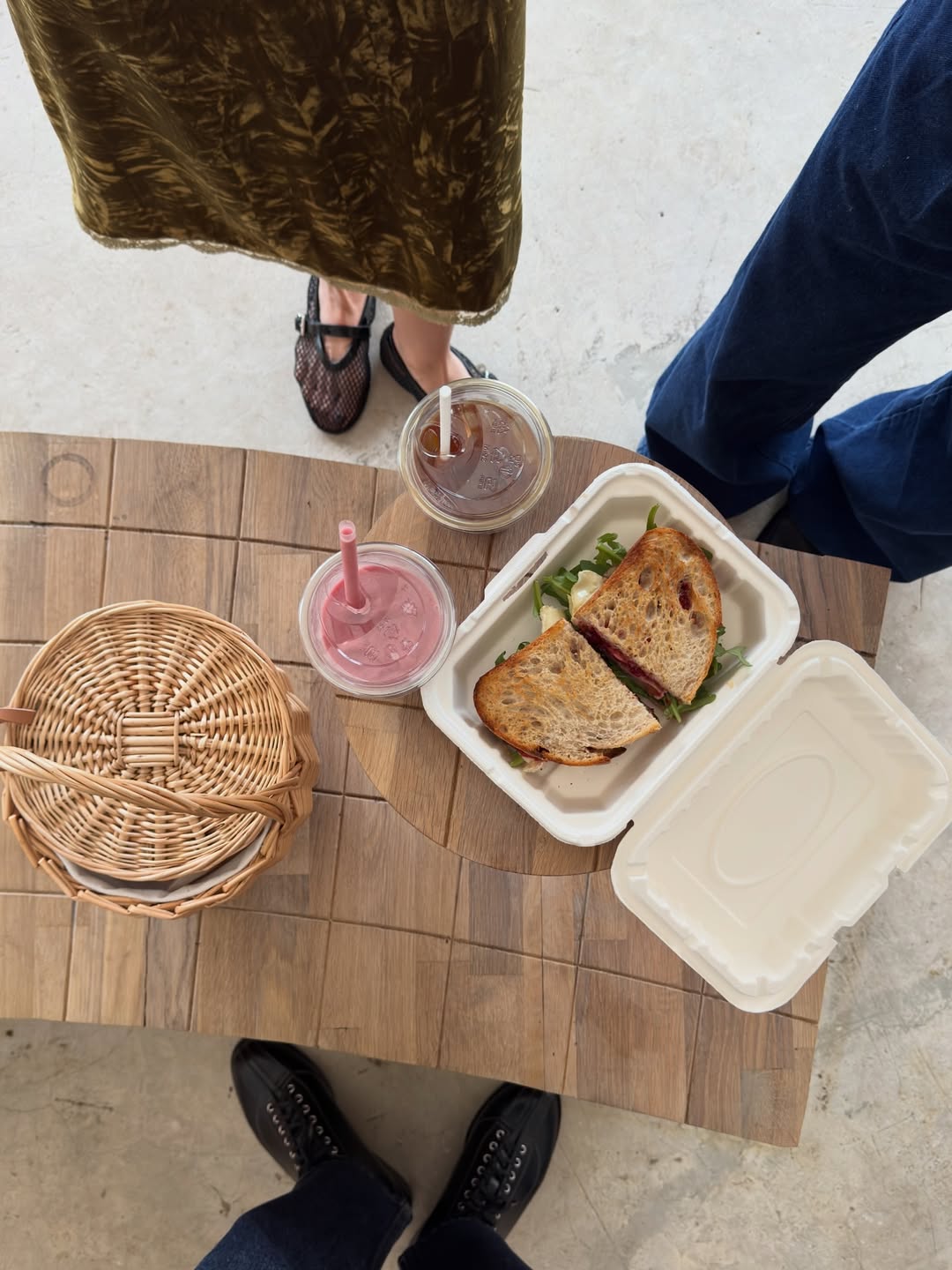 บัว - นลินทิพย์ สกุลอ่องอำไพ