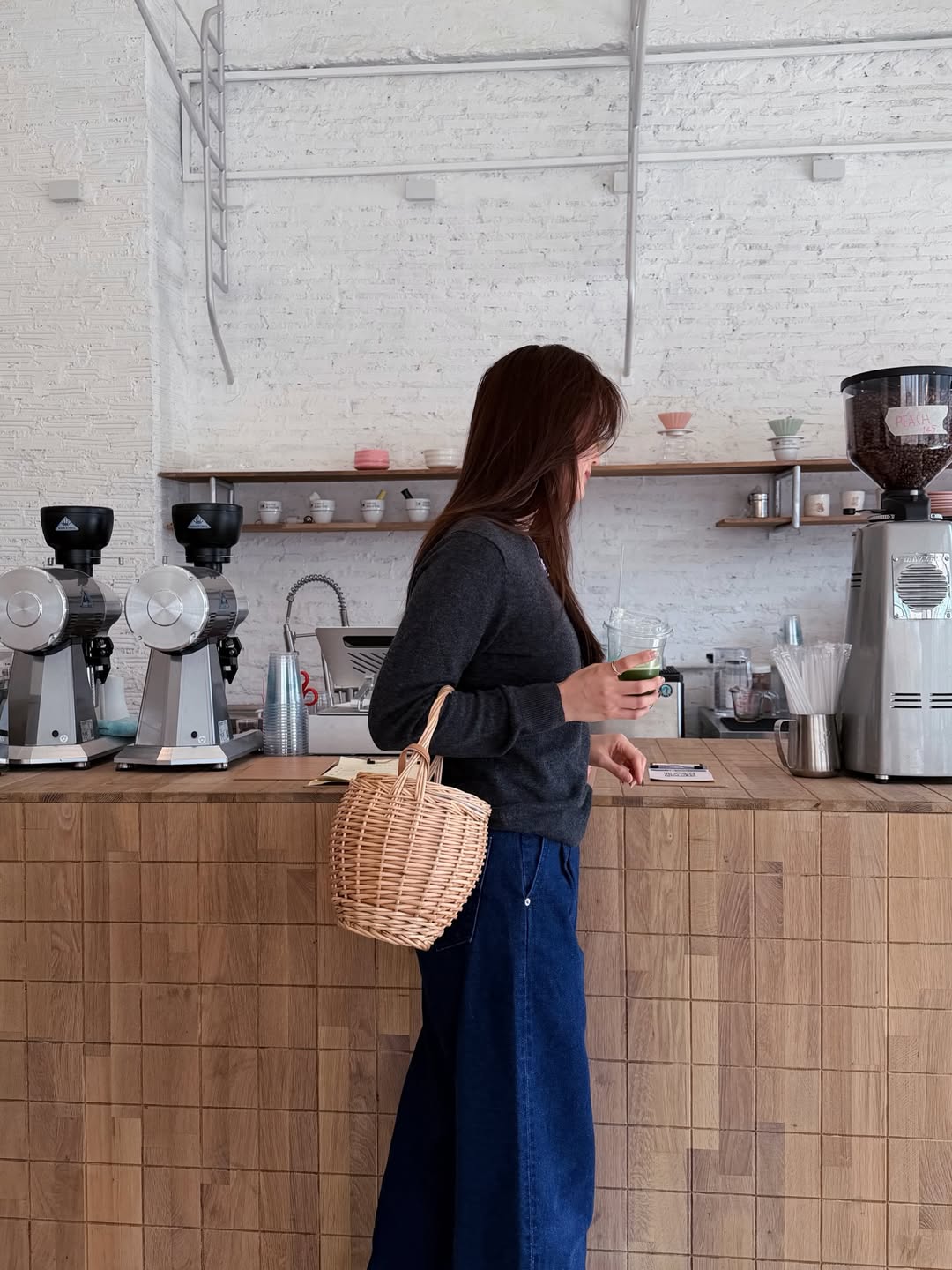 บัว - นลินทิพย์ สกุลอ่องอำไพ